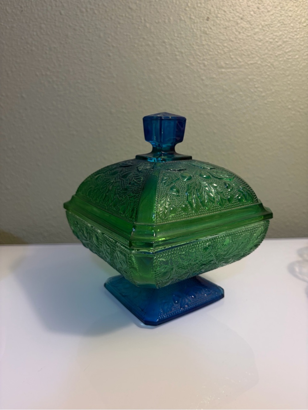 Vintage Jeannette Collectors Acorn & Oak Candy Dish